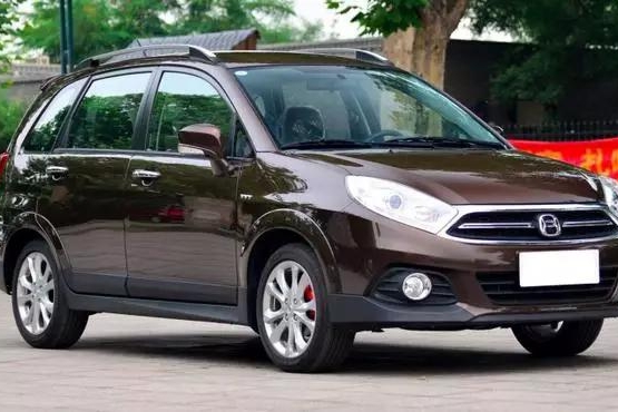 5万的合资车，877L超大后备箱，卖不动只能怪牌子！