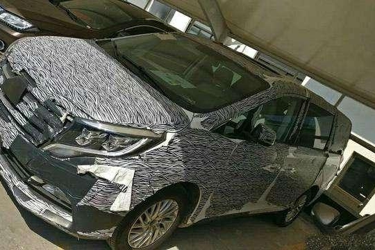 传祺GM8路试谍照曝光，与别克GL8一字之差露出“狼子野心”