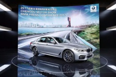 全新一代宝马5系标准轴距46.58万元起售！配备液晶钥匙！