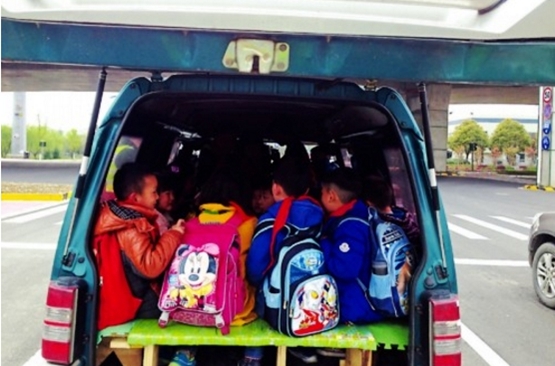 使用专业校车 拯救被