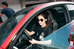 前中国好声音冠军，微博晒两百万私人豪车