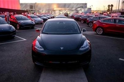 Model 3遇生产瓶颈 特斯拉对台订单锐减