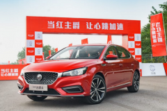 2017年最红的一款轿跑，号称30万内加速最快的车，颜值高到没对手
