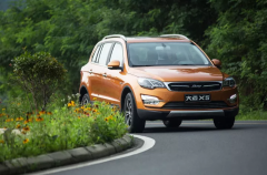 预算10万以内买SUV，大空间还省油，这款“暖男”就不错