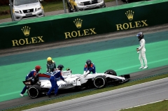 F1巴西站三练：博塔斯最快 斯托尔赛车宕机