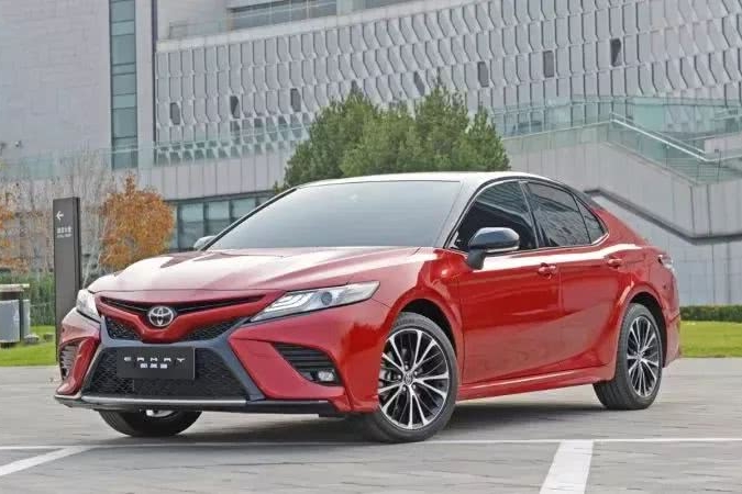 全新凯美瑞上市！17.98万起！买买买吗？