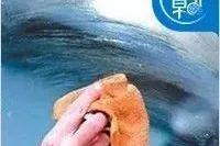 车内起雾看不清路？别用手擦，教你一招，玻璃马上就变清晰