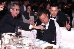 比潘长江还矮，在娱乐圈却没有人敢惹他，身家过亿豪车出行！