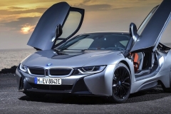 2018 BMW i8 Coupe亮相，搭载混动系统百公里加速4.4秒
