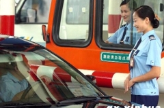 为什么美国的高速公路是免费的？