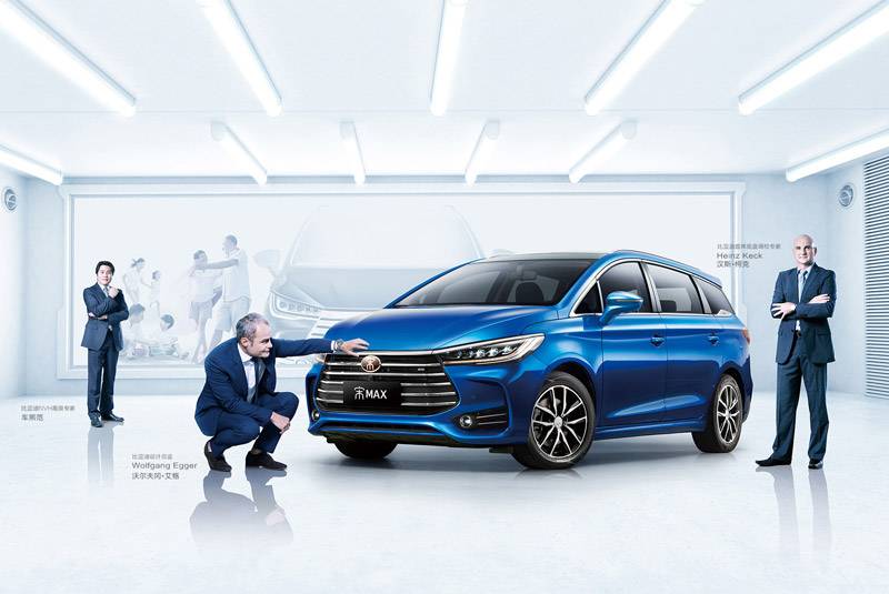 2018年值得期待的中型SUV，4.5秒“破百” ，旋转大屏最抢眼！