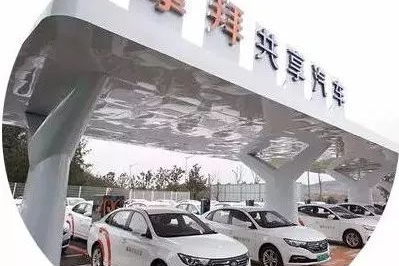 两轮变四轮！摩拜推出共享汽车，小黄车还坐得住吗？