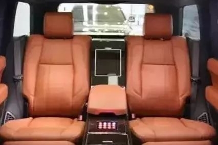 【汇·品鉴】路虎皇家一号，加长车身，内饰升级，惊艳全场！