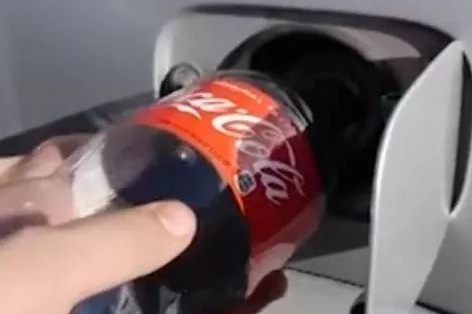 作死系列 宝马加可乐你猜能跑多远？
