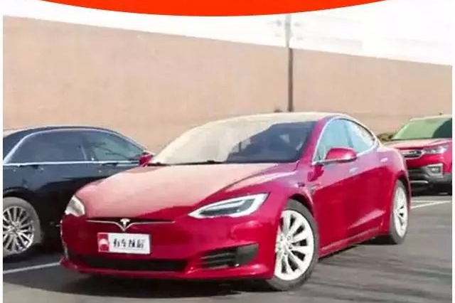 “老司机”挑战最牛“自动泊车”，人类会输给电脑吗？！【实测】