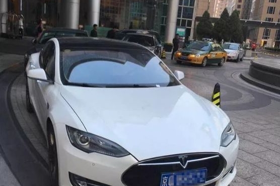 三年特斯拉车主，还是选择了众泰E200，感觉众泰的车适合城市开