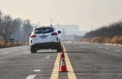 车子老跑偏不一定是方向盘的原因，可能是它惹的祸