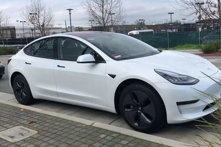 雪佛兰Bolt对话特斯拉Model 3（下）：盛名之下其实难副？| 海外测评