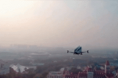 纯电全自动驾驶：亿航184“空中出租”完成首次试飞