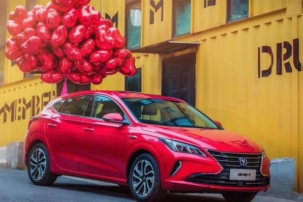 最帅国产两厢车，轴距2米7，前脸小雷克萨斯，再也不跟风买朗逸