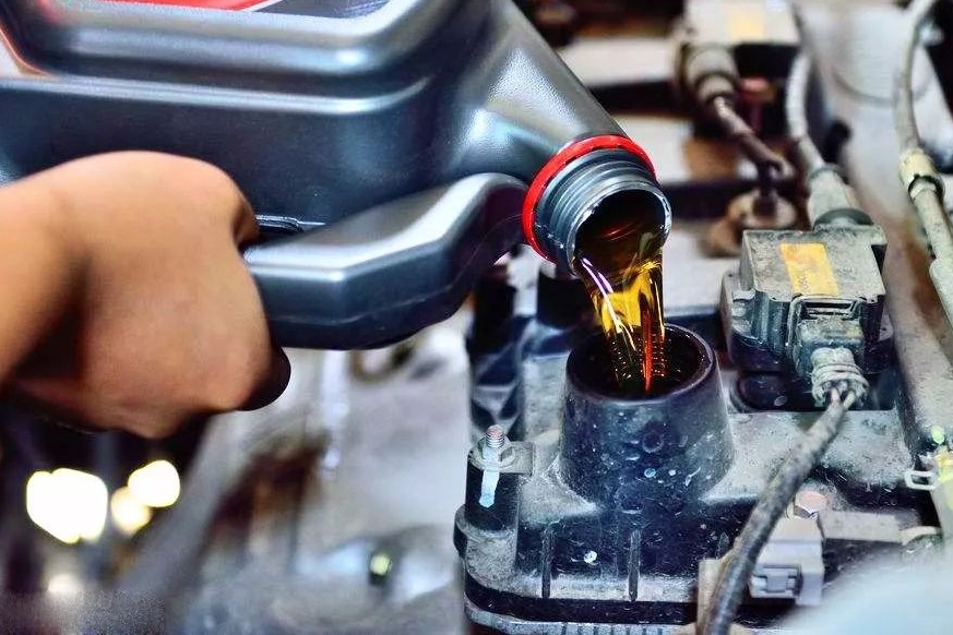 一个小白司机该如何理性看待机油液面上升事件