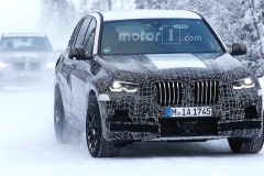 宝马X5 M雪地路试谍照曝光 今年年底上市