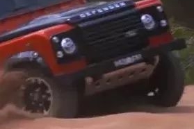 视频丨越野大利器，还是喜欢方方正正的路虎卫士