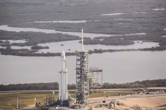 这么厉害咋不上天呢？特斯拉：不好意思，我已经在去火星的路上了