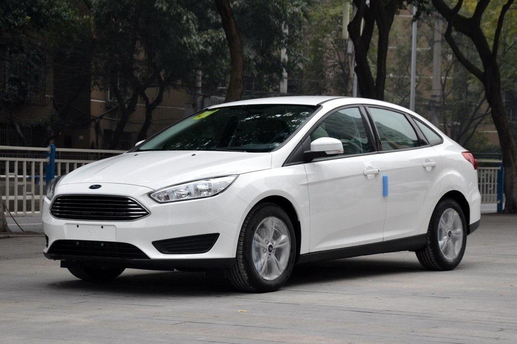 福克斯PK卡罗拉，春节走亲访友开哪款更好？