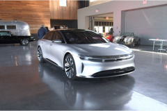 自动驾驶，续航640公里，29个扬声器， 硅谷超豪华电动车36万起