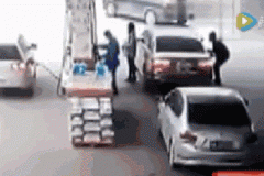 加油站黑手遭曝光，分分钟让你损失惨重！车主一定要看！