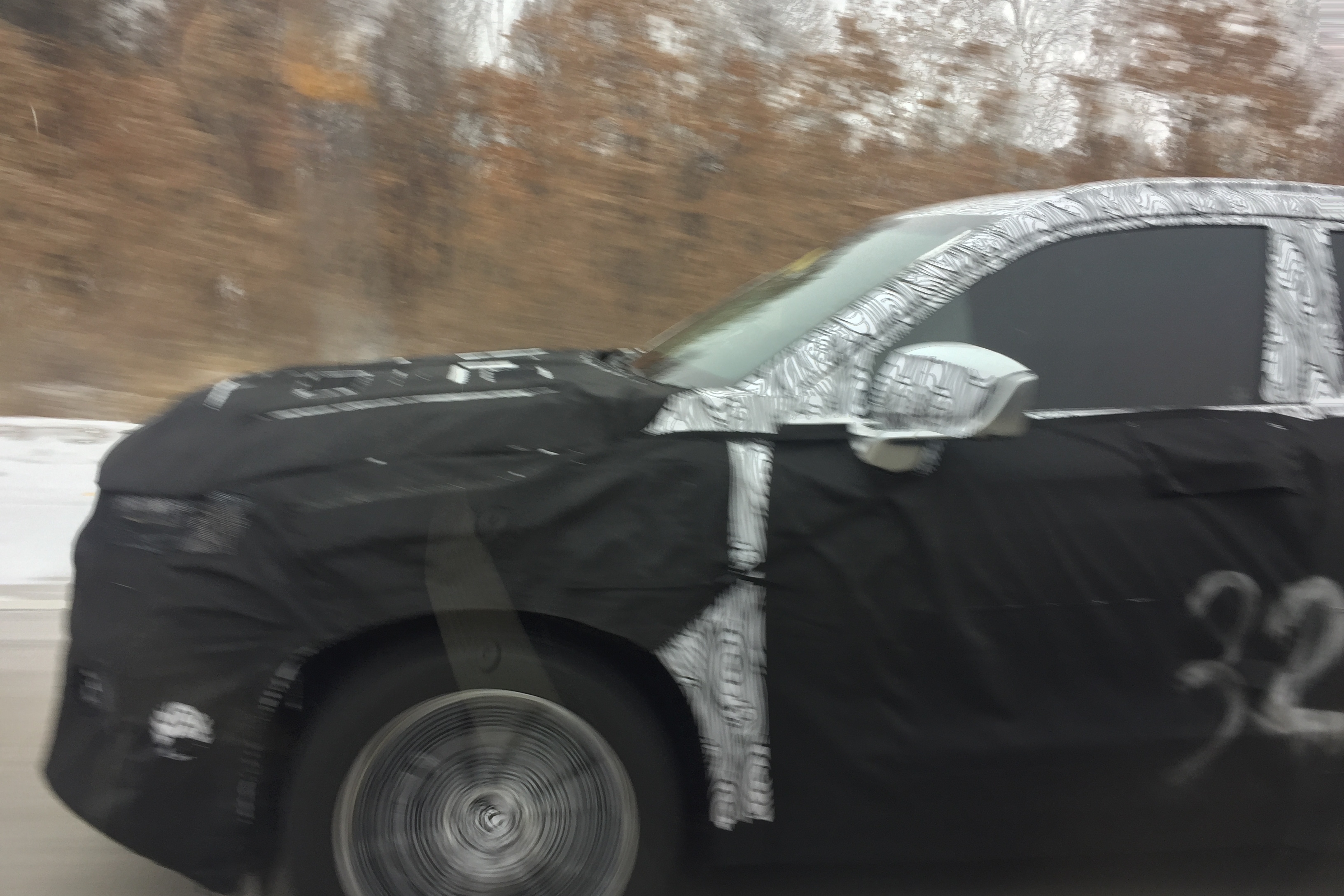 冬季试验，路试谍照猜车，据说连爹妈都不认识！