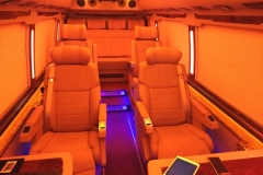 丰田考斯特13座豪华版 丰田柯斯达