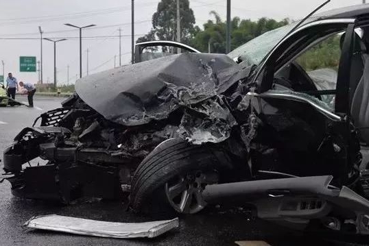 【安全提示】一家6口5人命丧归家路，上高速之前，请仔仔细细检查车胎！