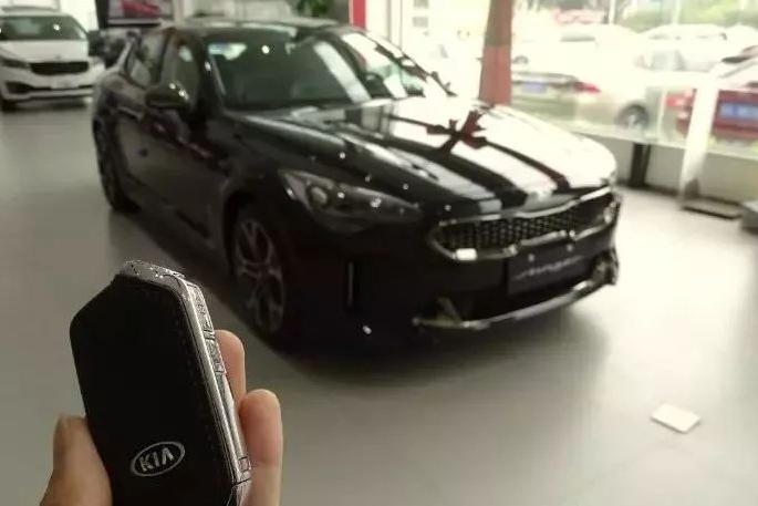 起亚造了一辆能挑战BBA的战车！