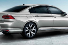 主流车企标杆之争，大众迈腾靠什么问鼎B级车年销量冠军？