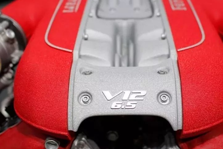 「超跑」V12的标杆，法拉利发动机的进化史