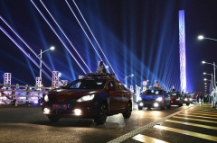 无人汽车上春晚，高度智能时代真的那么美好吗？