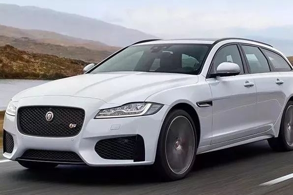 带情人自驾游，是开SUV舒服还是开旅行车更爽？