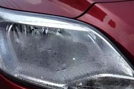 车灯有水雾照明不佳，可以这样做！