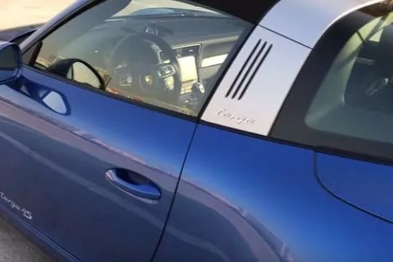 为应对法规而诞生，如今却引领潮流，保时捷911 Targa真的很有一套。