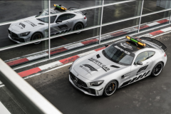 2018款奔驰AMG GT R闯入F1赛场，比F1赛车还快