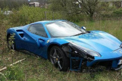 这些百万级豪车被搁置积灰，网友：“转送我吧！”