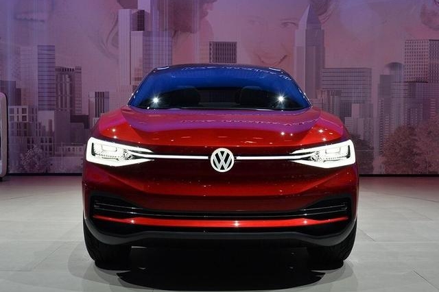 吃饭、睡觉、怼X6，车企们的想象力都被宝马限制了？