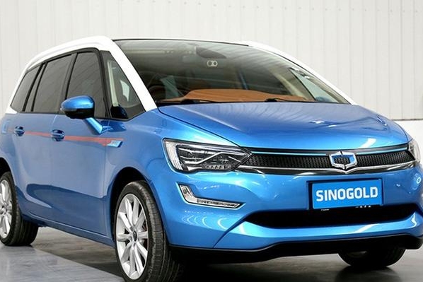 又一全新6座MPV诞生！标配全液晶仪表，续航400KM，电池终身质保