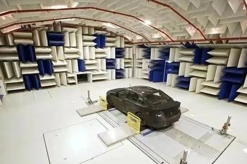 【分析】30万元的汽车和10万元的汽车，你知道开起来有哪些重要区别吗？