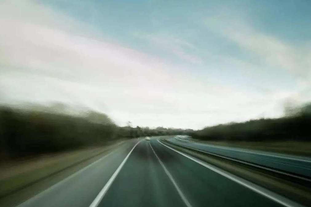 【视频】恶意别车！快车道慢行！司机的终极目标到底应该是什么？