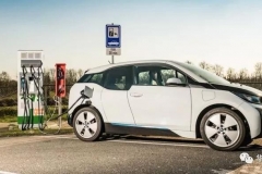 “充电时间”比续航里程还难缠：电动车真正的痛点在哪儿？