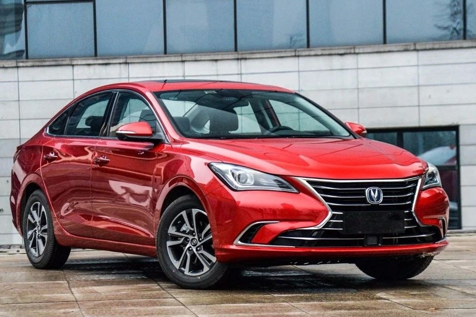 第二代逸动上市，帝豪好像没什么想法嘛？｜问问圆桌