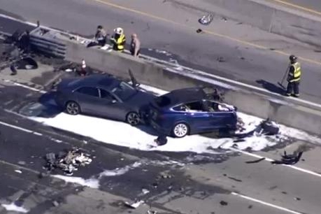 特斯拉又撞了，这一次让大家意识到了电池安全的重要性